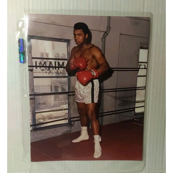Muhammad Ali 8x10‎ Unsigned Fujifilm Miami Gym Boxer Picture